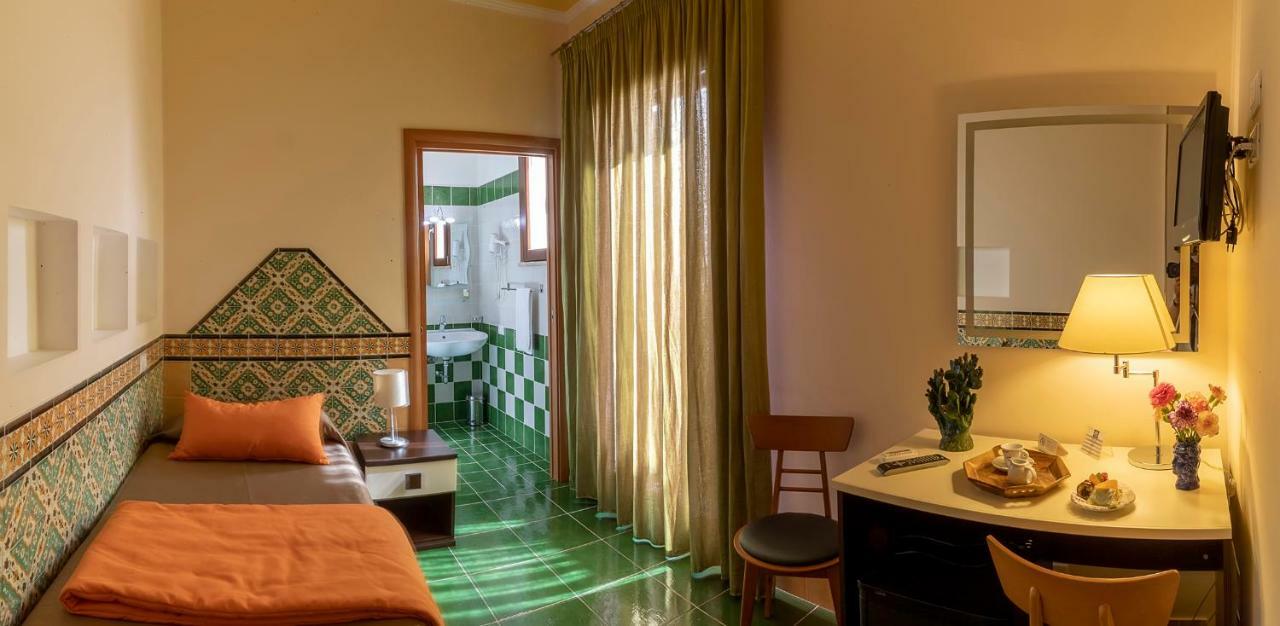 Hotel Riva Del Sole San Vito Lo Capo Extérieur photo